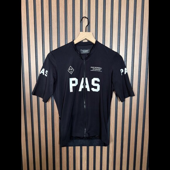 Pas Normal Studios Cycling Jersey Medium Men's Black Mechanism Pro Rain Logo - Picture 1 of 12